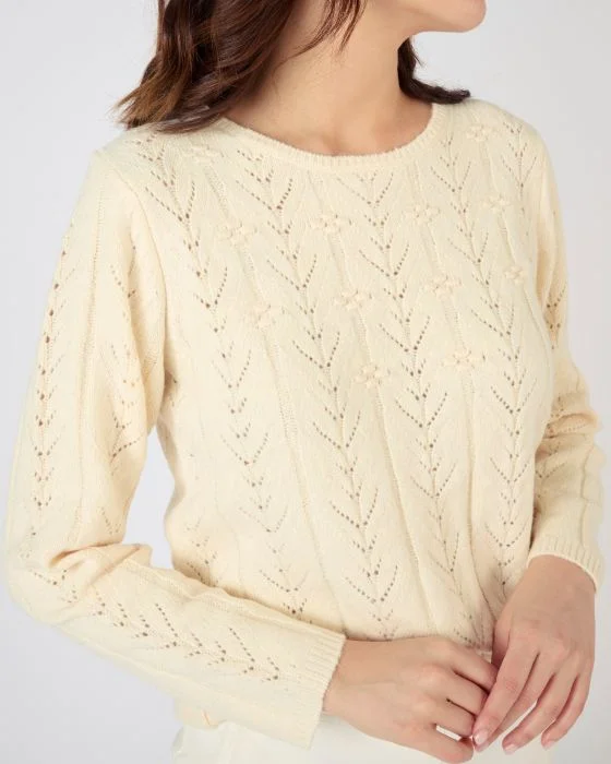 Pull maille ajourée et fleurs