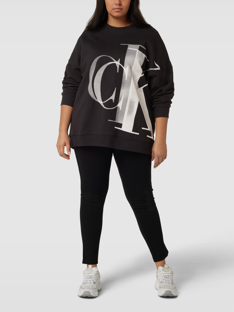 PLUS SIZE Sweatshirt mit Label-Print Modell 'PLUS LIGHTBOX CK' in schwarz