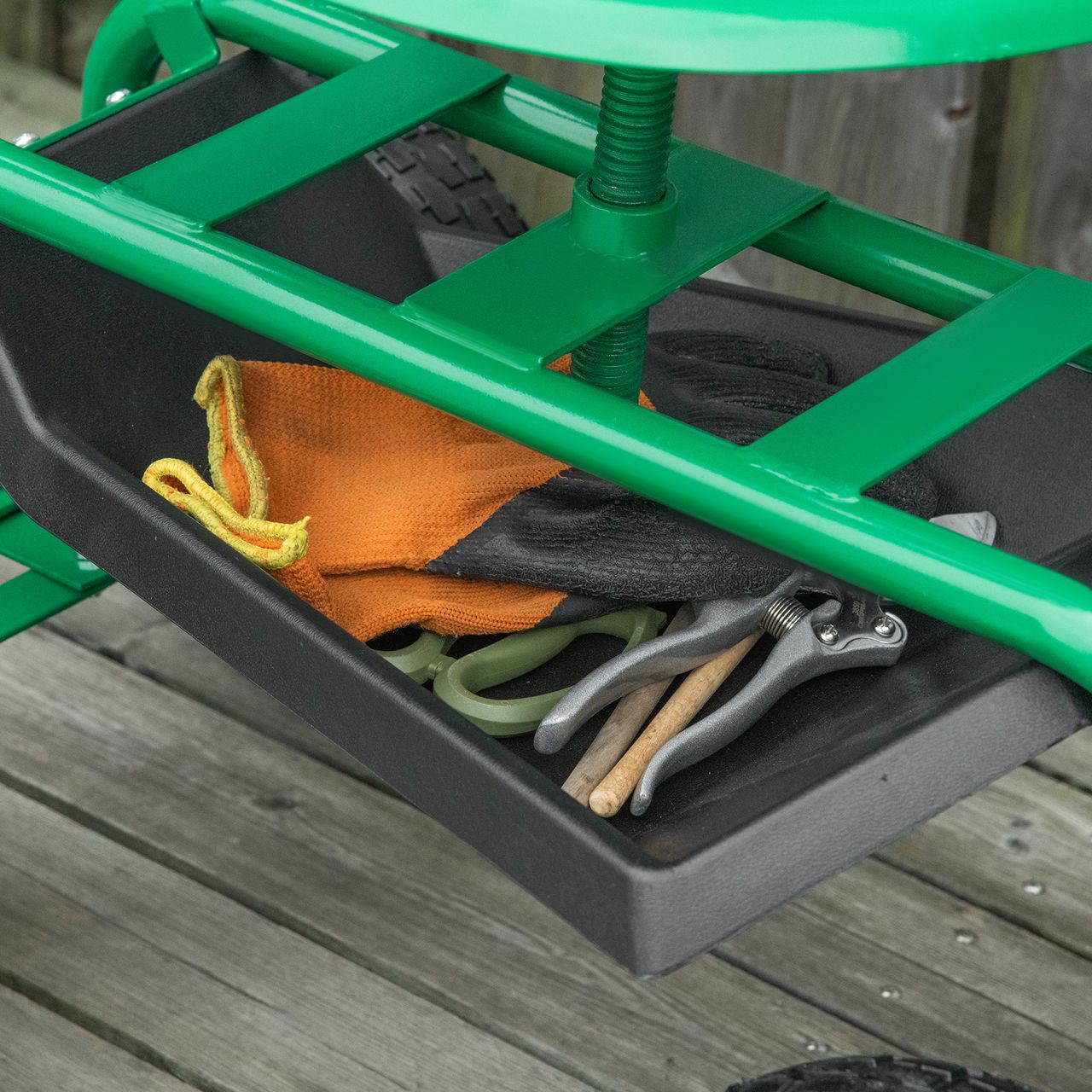 Outsunny Gartenwagen mit Rollsitz bis 150 kg steuerbar Sitzhöhe 46-59 cm Metall Gummi Grün