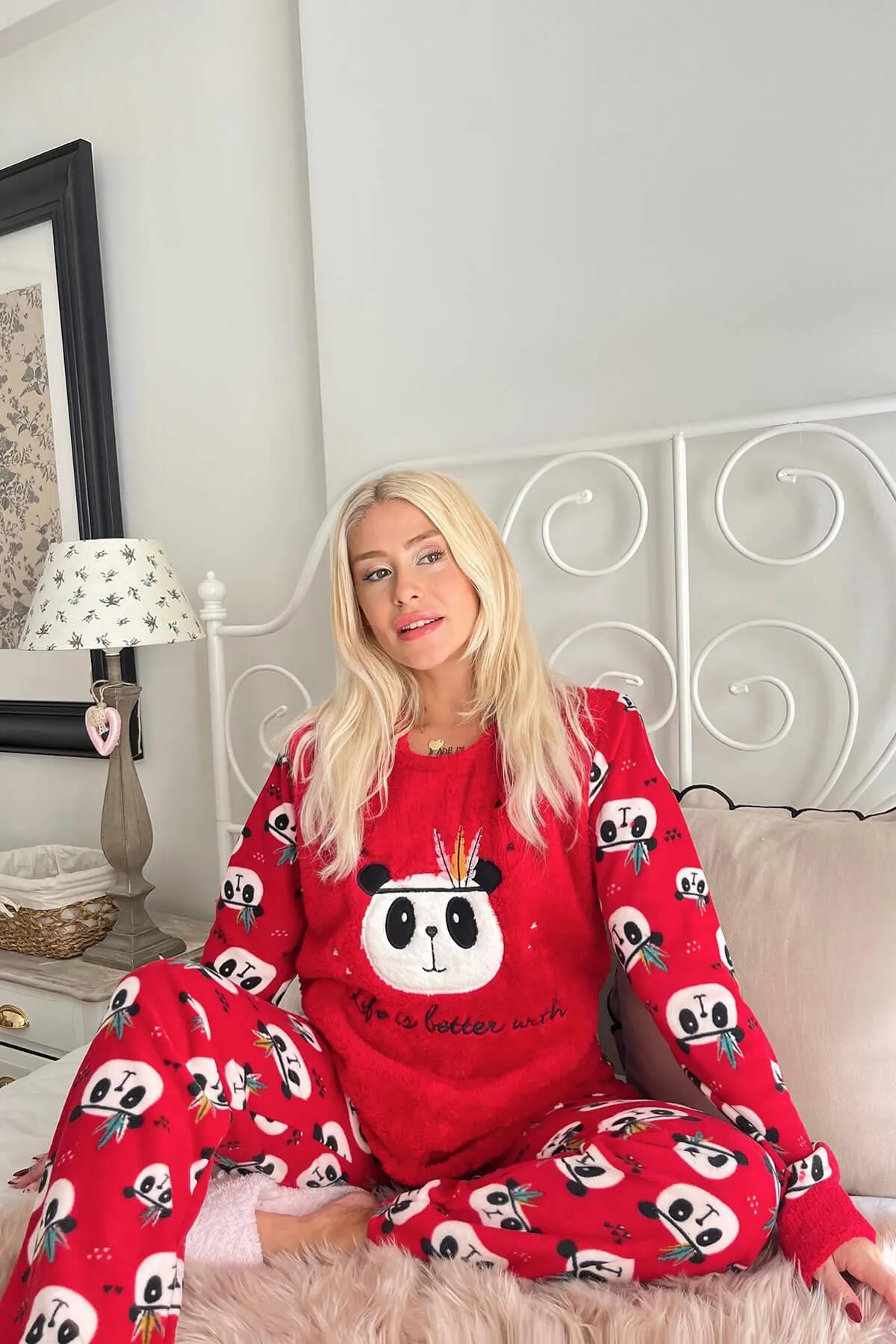 Pijamaevi  Red Life Panda gemustertes Plüsch-Pyjama-Set für Damen