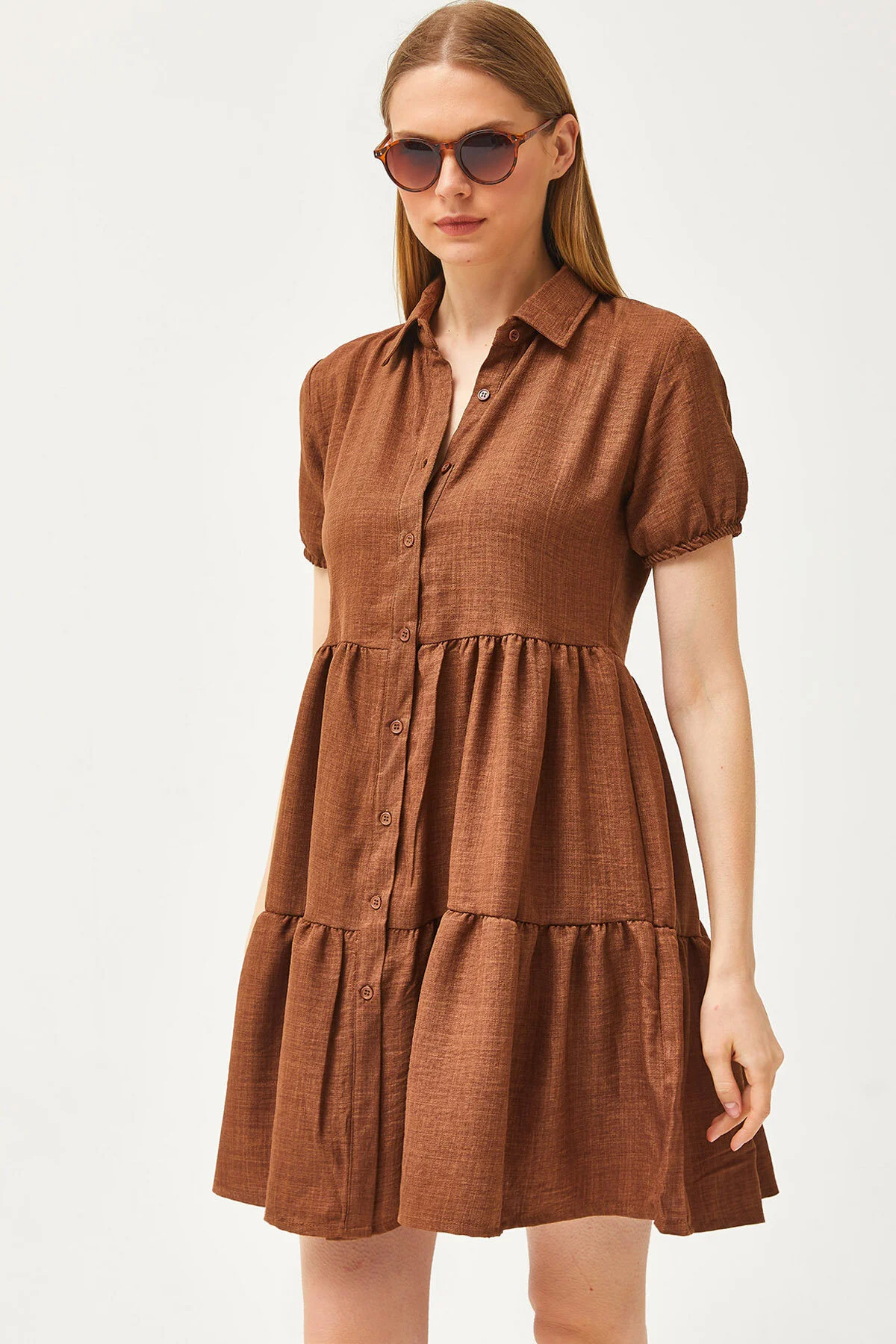 Olalook  Hellbraunes Leinen-Hemdkleid für Damen ELB-19002075