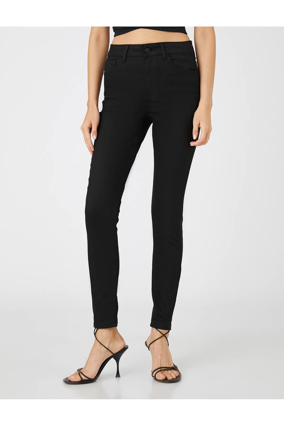 Koton  Röhrenjeans mit schmaler Passform und hoher Taille – Carmen Jean