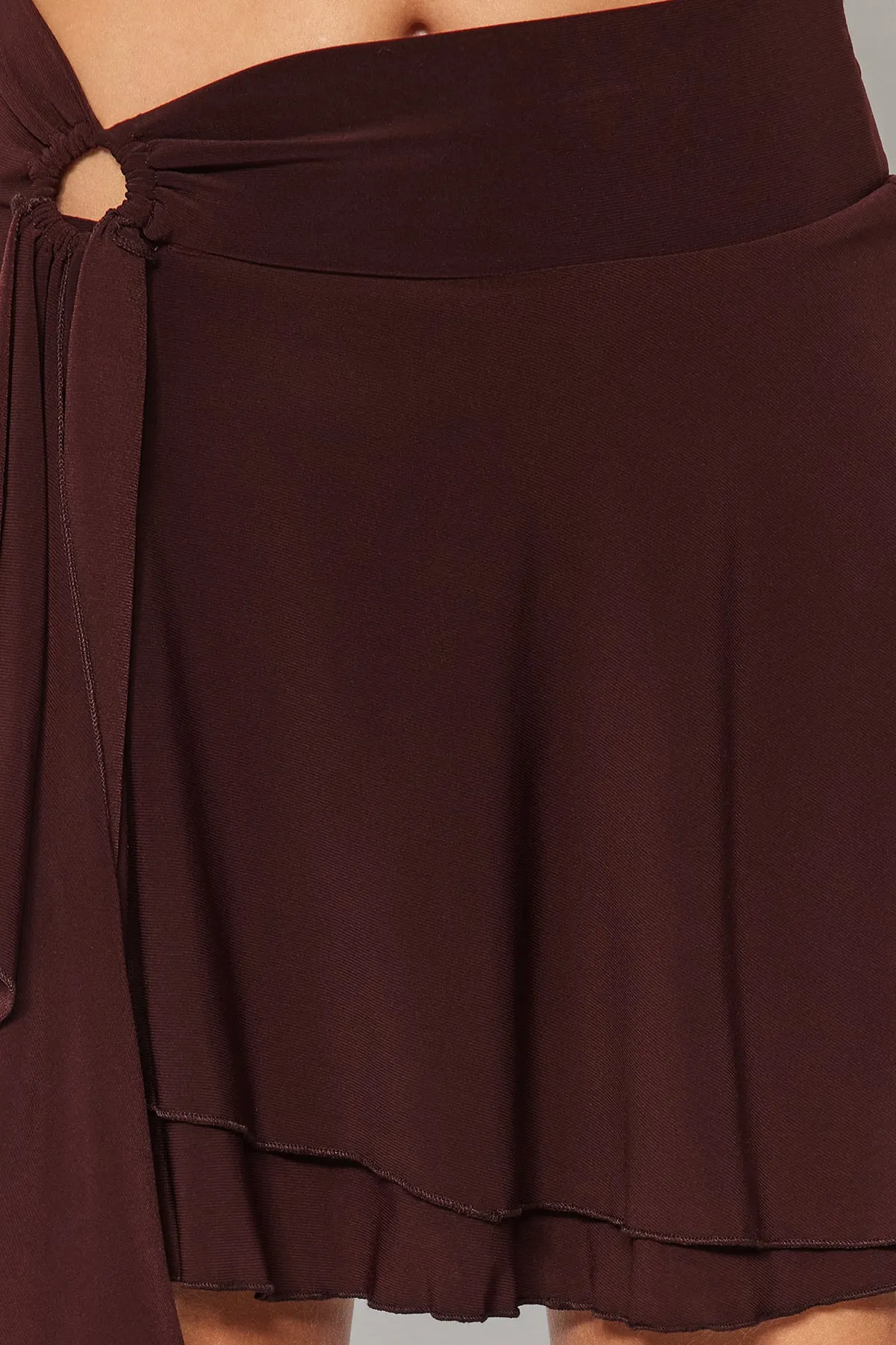 Trendyol Collection  Brauner Mini-Strickrock mit Volant und Rüschendetail TWOAW24ET00214