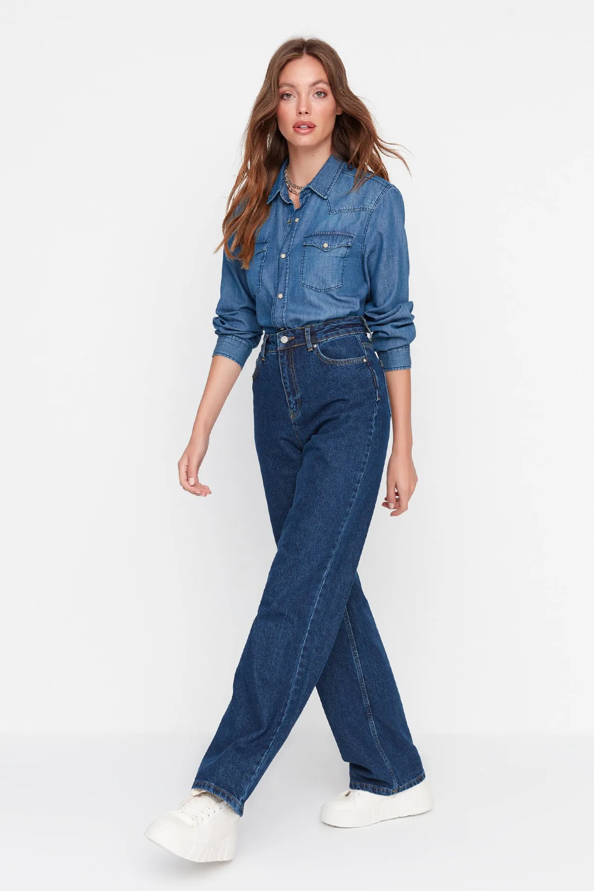 Trendyol Collection  Blaue High Waist Jeans mit weitem Bein im 90er-Stil TWOAW23JE00058