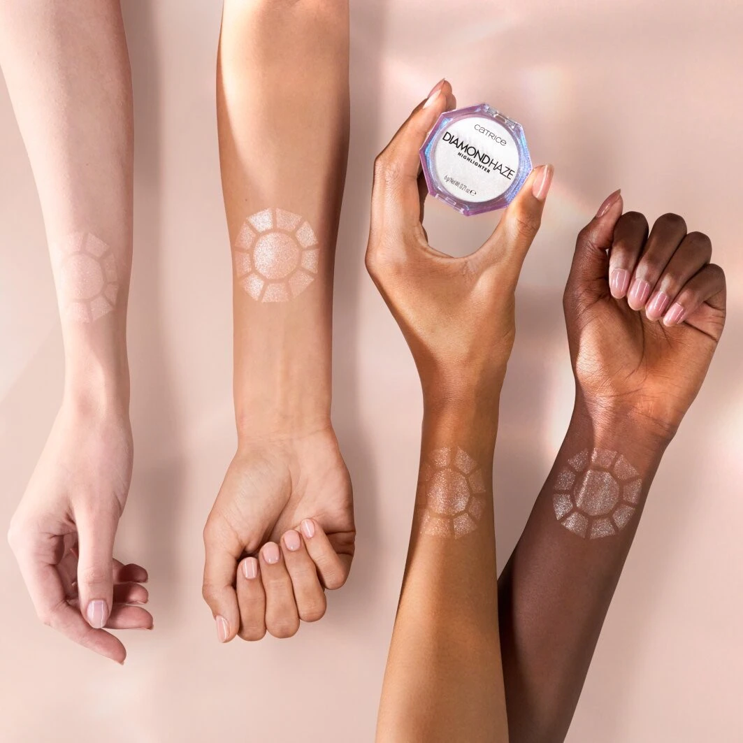 Catrice Diamond Haze Illuminating Face