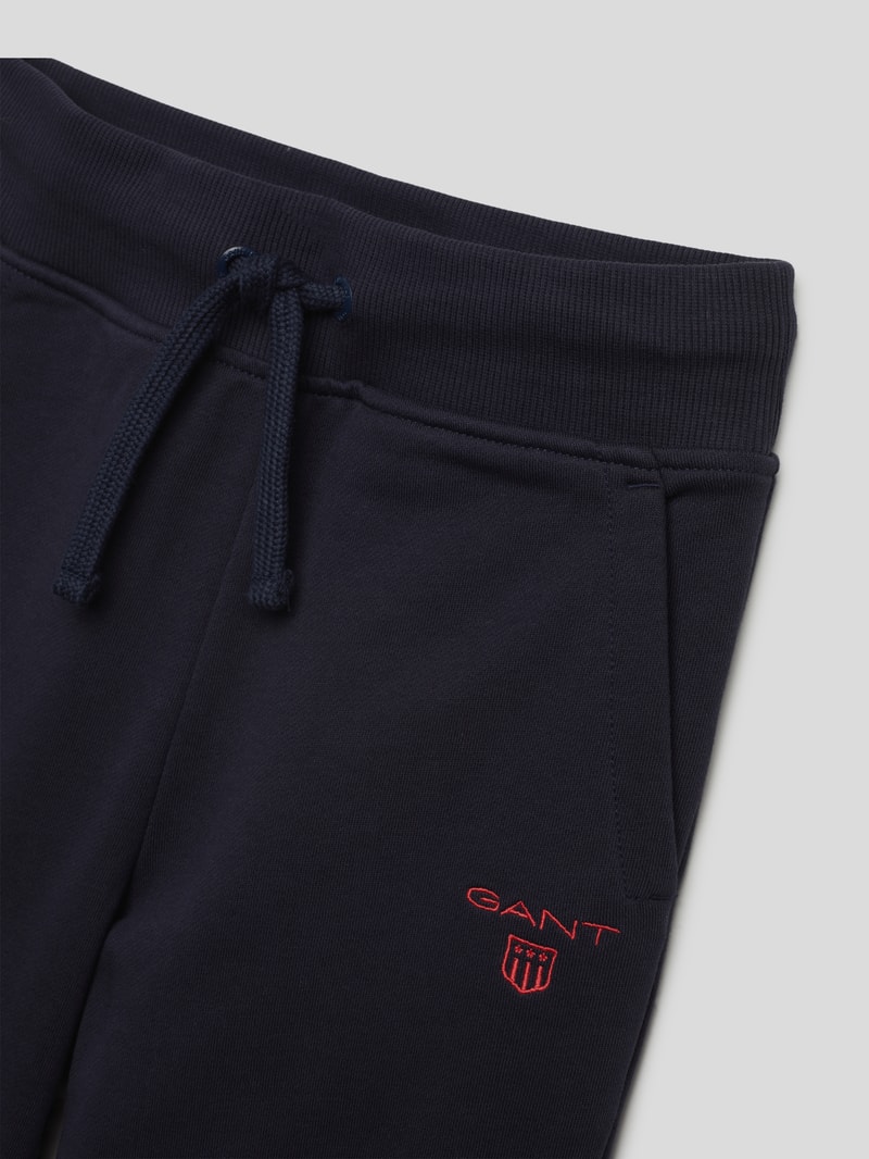 Sweatpants mit seitlichen Eingrifftaschen in marineblau