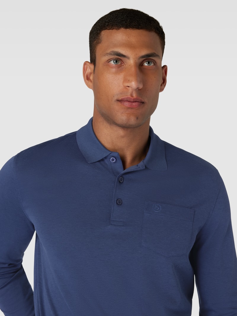 Poloshirt mit Brusttasche in jeans