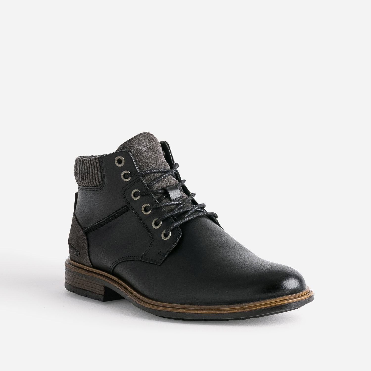 Bottine à lacet noire en cuir