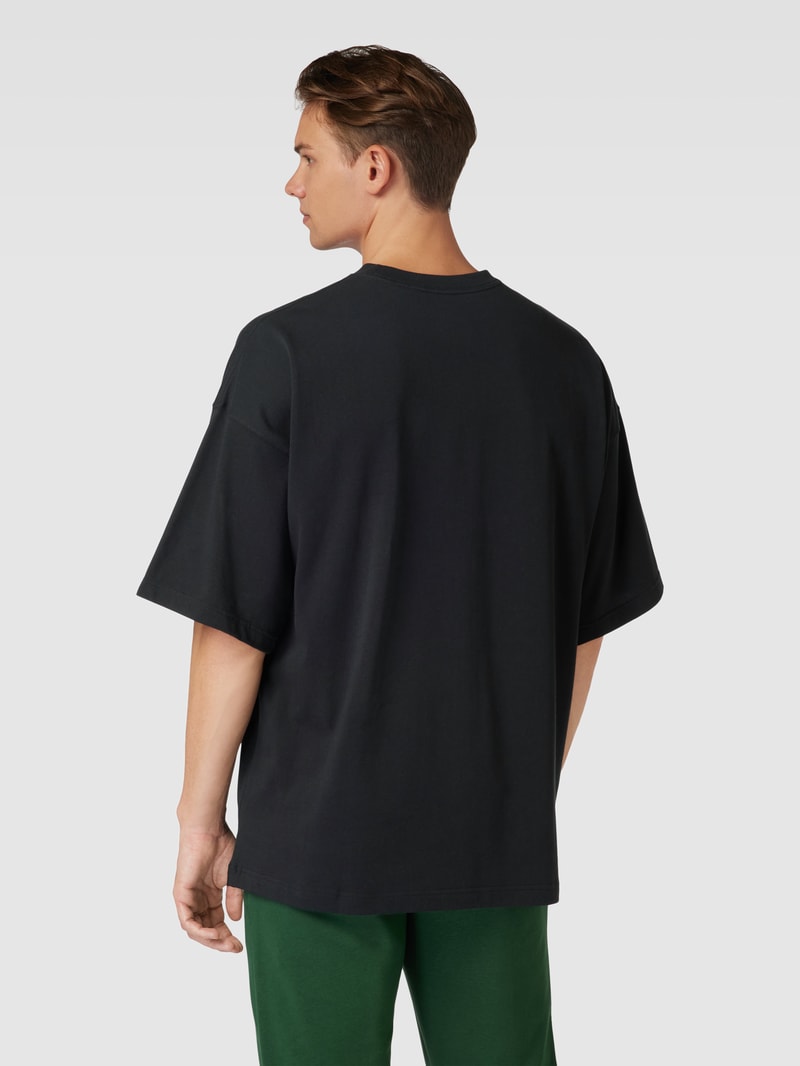 T-Shirt mit Label-Print in schwarz