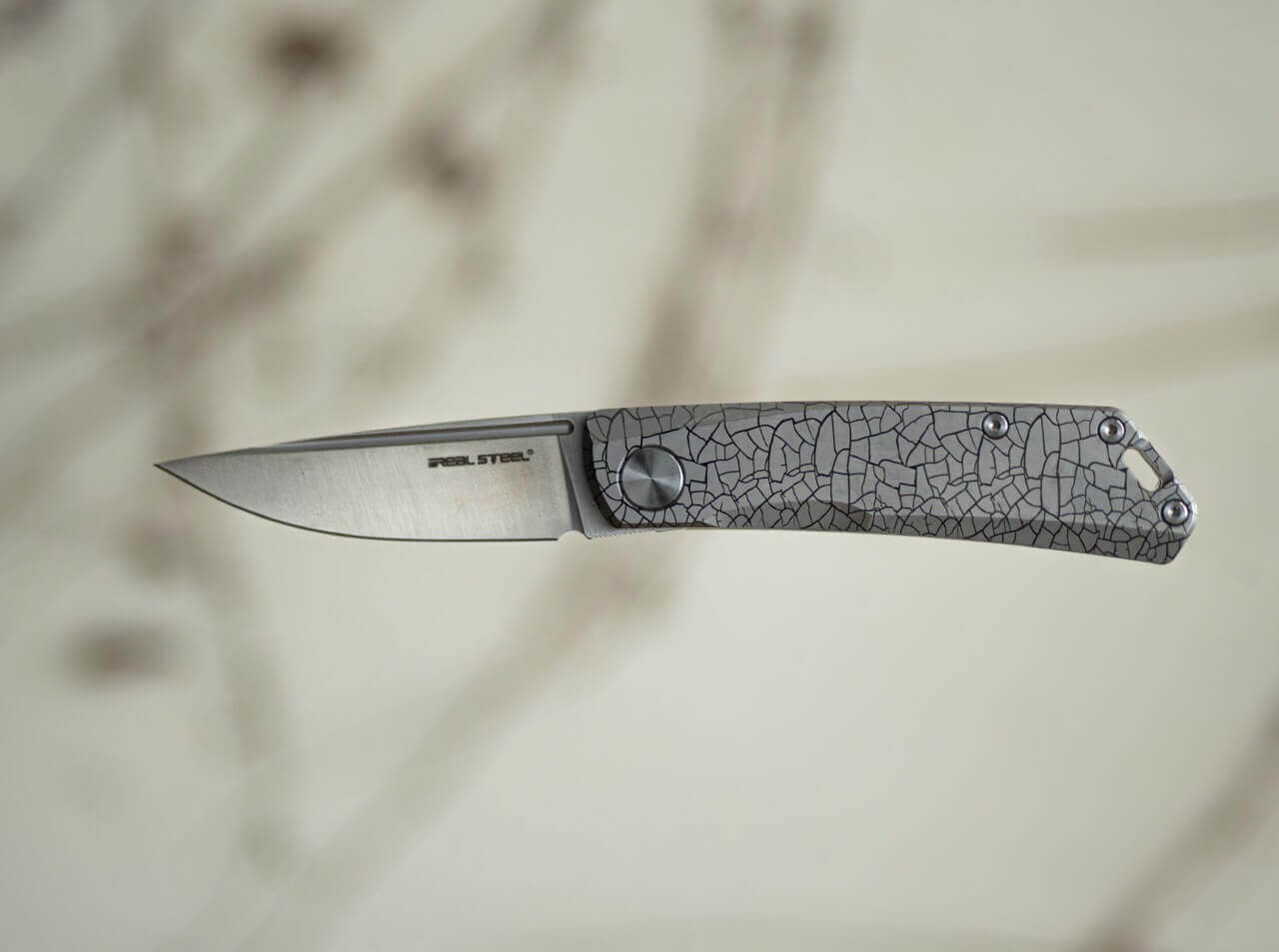 Luna Titanium Grey Crackle