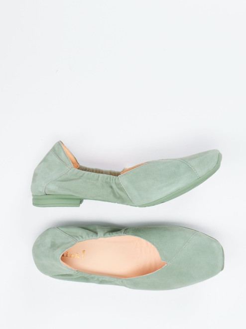 Ballerina-24716990001 Think