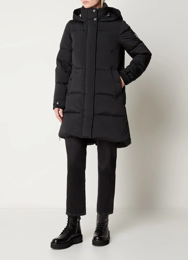 Rucsac Woolrich Alsea cu genți confortabile.