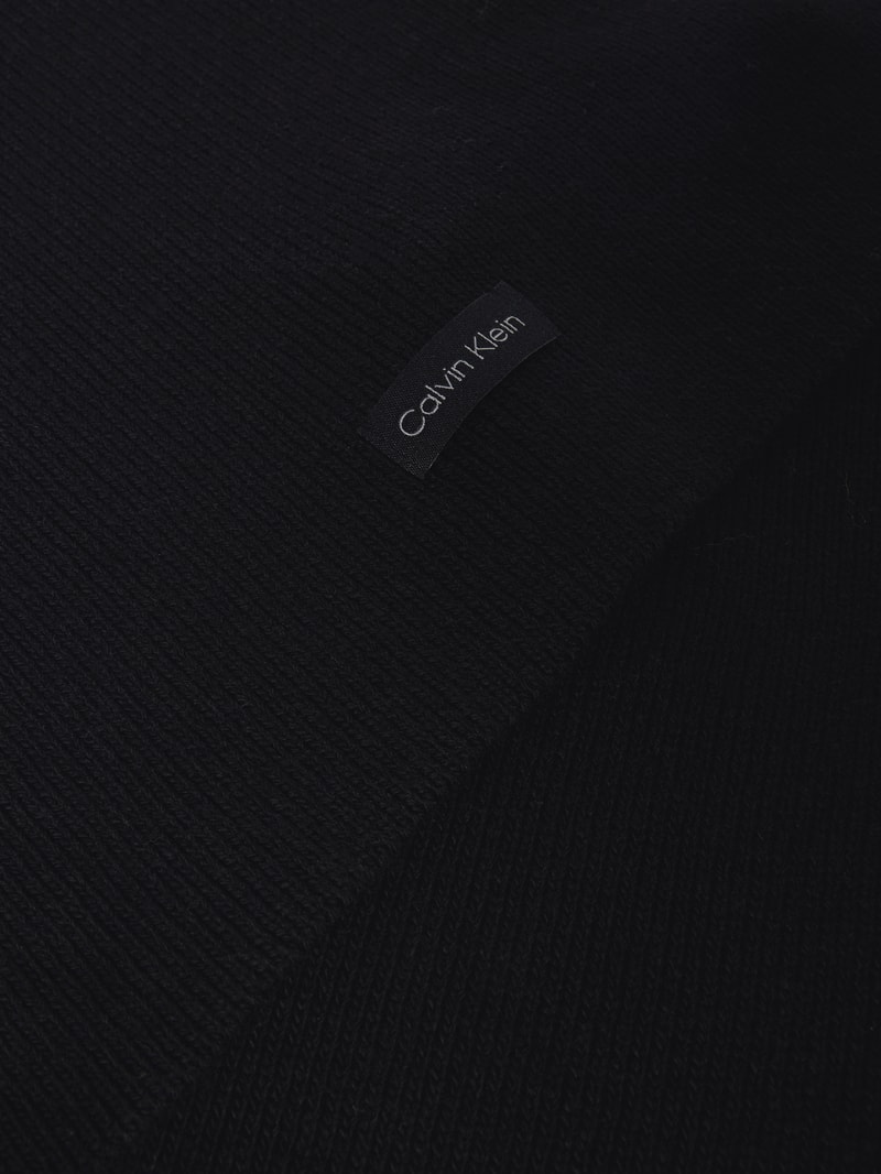 Strickschal mit Label-Patch Modell 'Essential' in schwarz