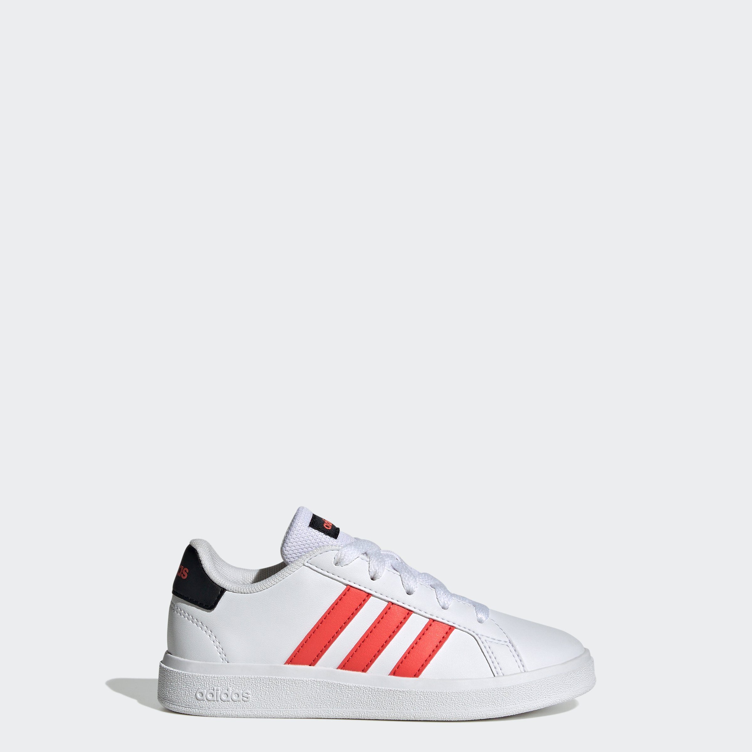 adidas Sportswear GRAND COURT LIFESTYLE TENNIS LACE-UP Sneaker Design auf den Spuren des adidas Superstar