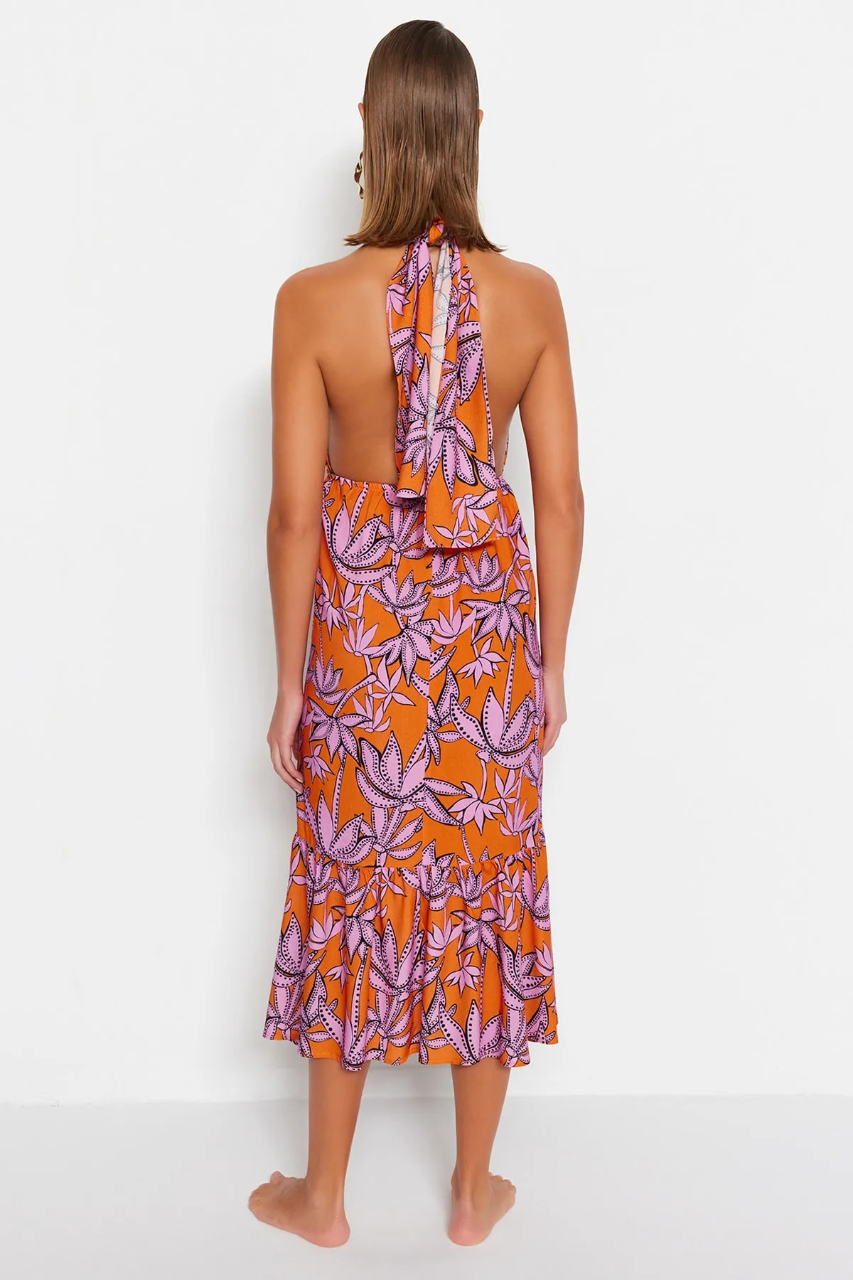 Trendyol Collection  Blumengemustertes Midi-Strandkleid mit gewebtem Kreuzband TBESS23EL00087