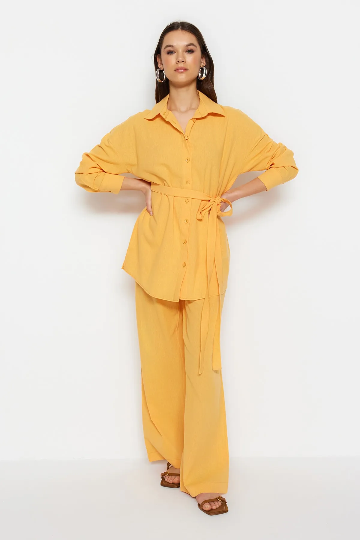 Trendyol Collection  Oranges gewebtes Oberteil-Unterteil mit Knoten TWOSS23AU00072