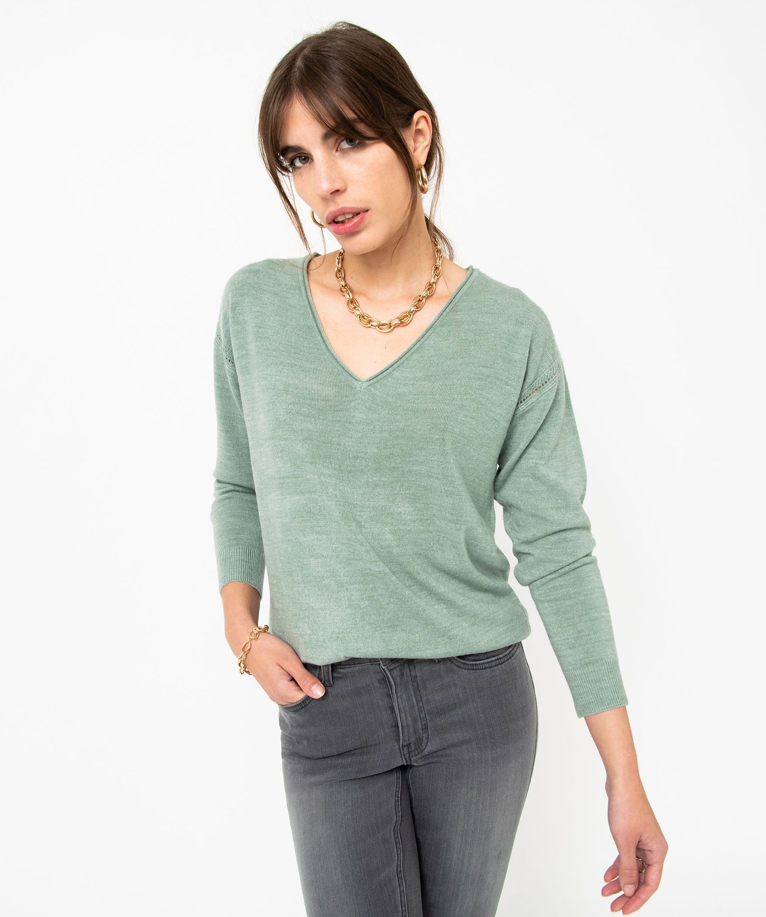 Pull femme en maille fine avec large col V vert clair | GEMO