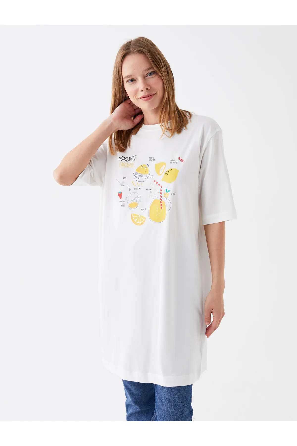 LC Waikiki  Bedruckte, kurzärmlige Oversize-Damentunika mit Rundhalsausschnitt