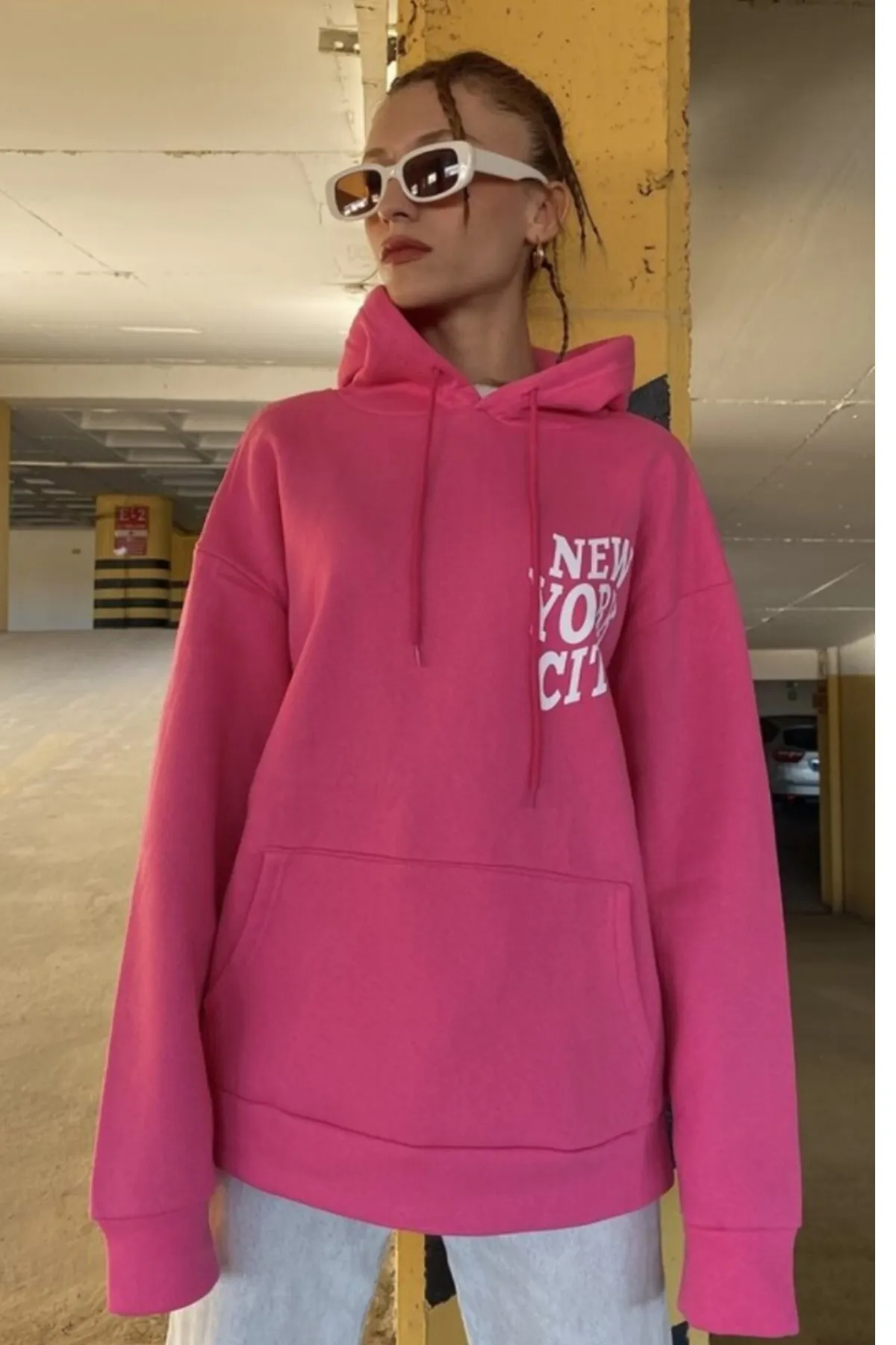 MODAGEN  Rosafarbenes New York City-Kapuzen-Sweatshirt mit Aufdruck für Damen