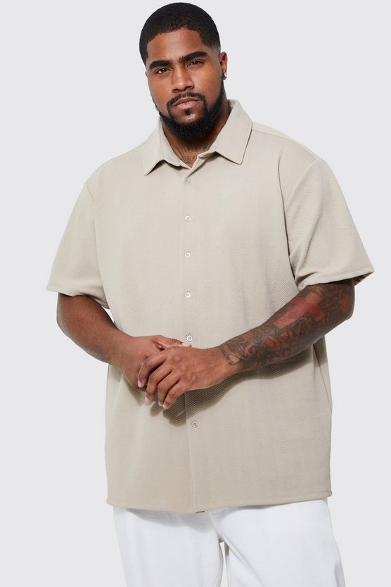 Plus kurzärmliges Jersey-Hemd mit Fischgräten-Print