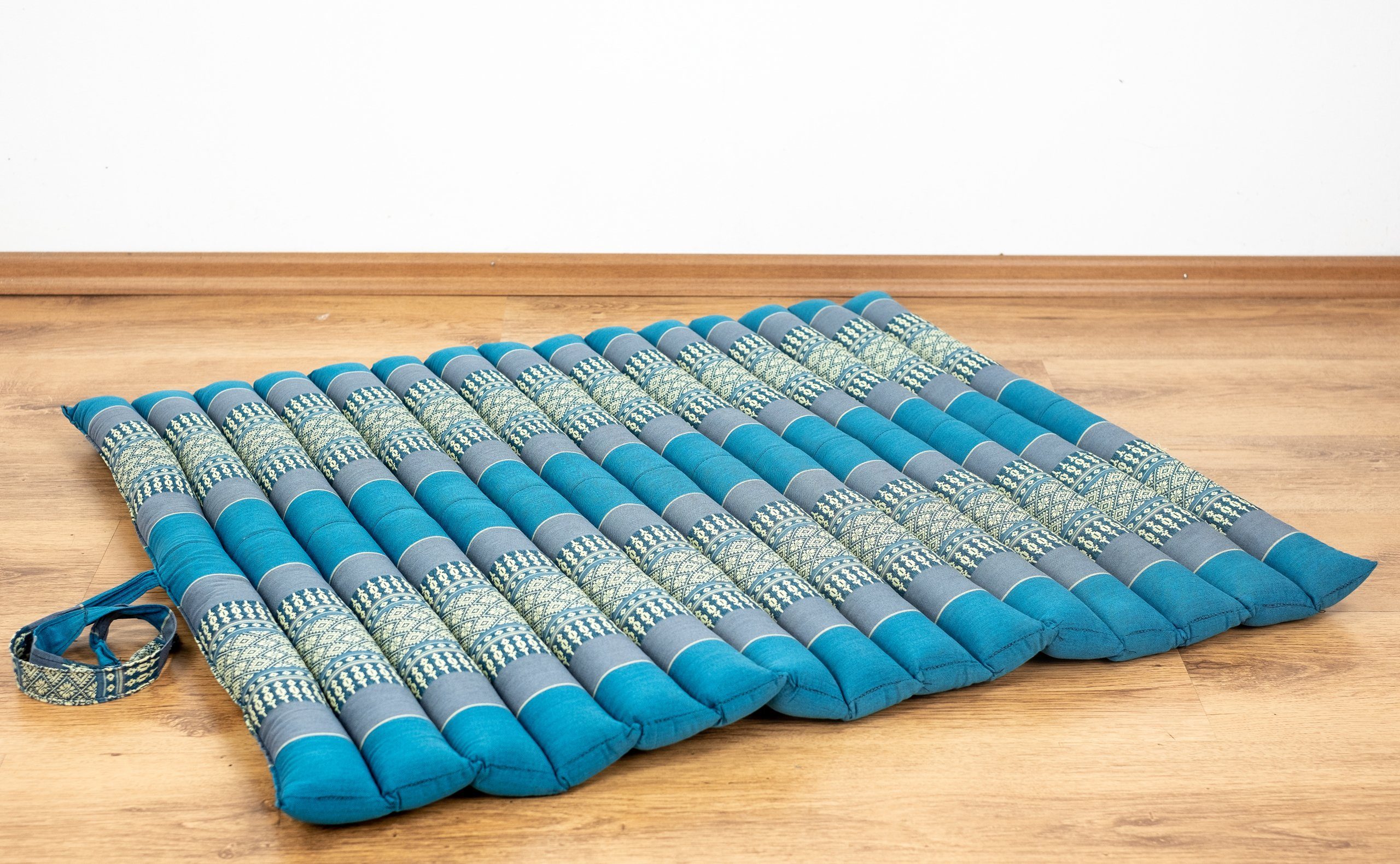 livasia Sitzkissen Steppkissen 75 cm, vegan und handgefertigt, 75x75x4,5cm, Kapok