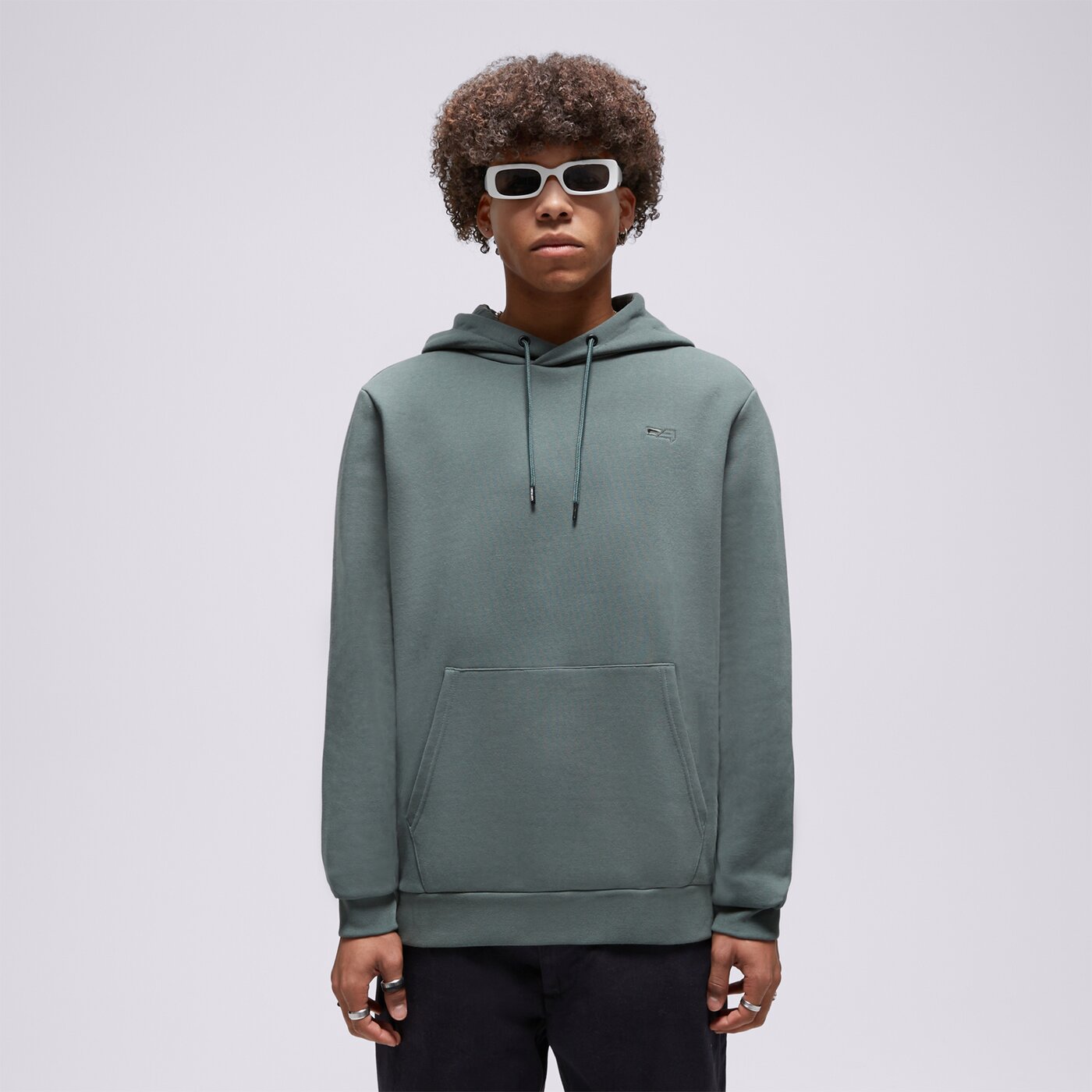 CONFRONT HOODIE ESSENTIAL HOODIE GREEN Grün