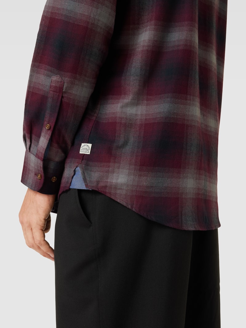 Regular Fit Freizeithemd mit Button-Down-Kragen in bordeaux rot
