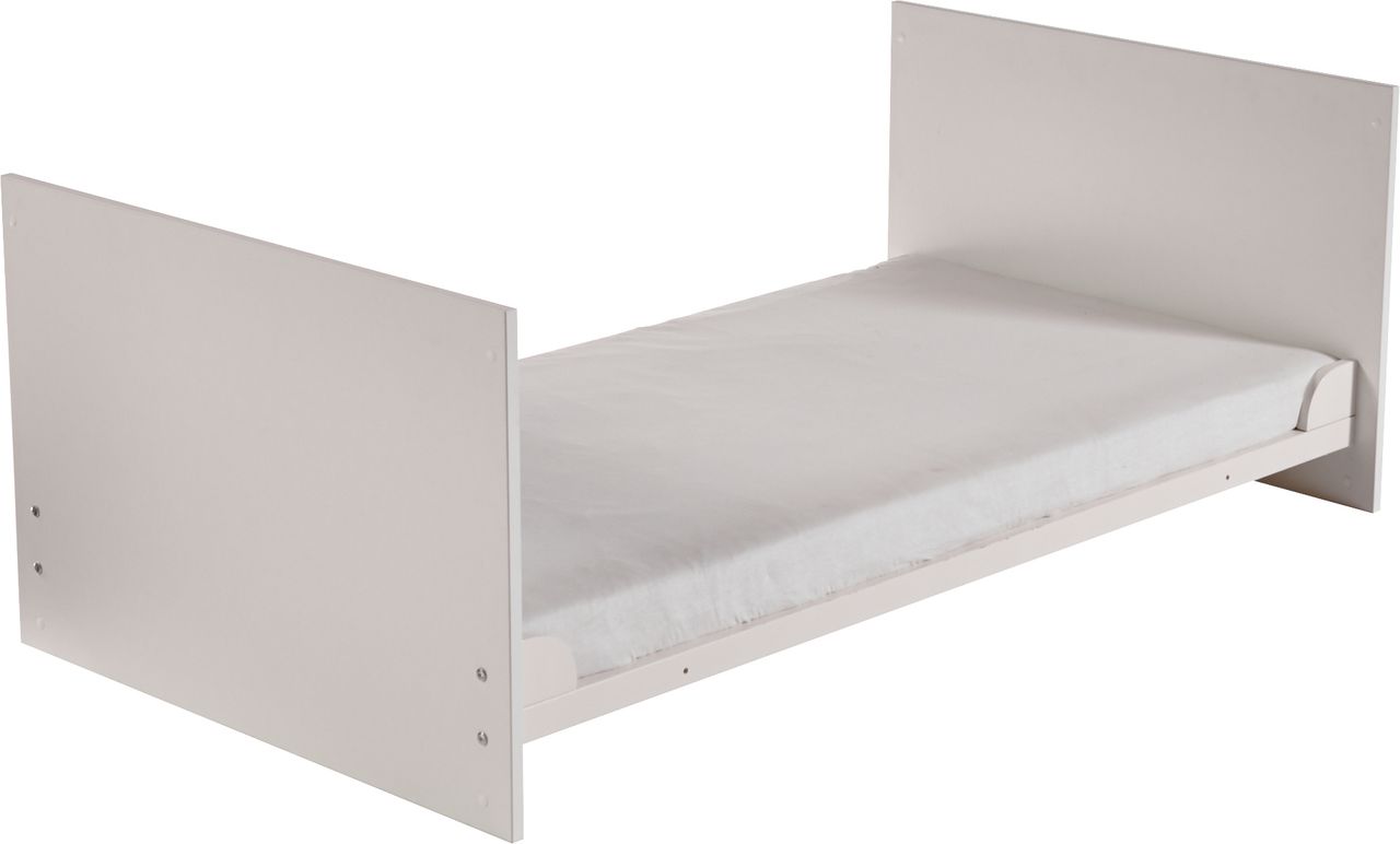 Roba Zimmerset 'Maren', inkl. Kombi-Bett 70 x 140 cm, Wickelkommode breit & Schrank 3-türig Weiß