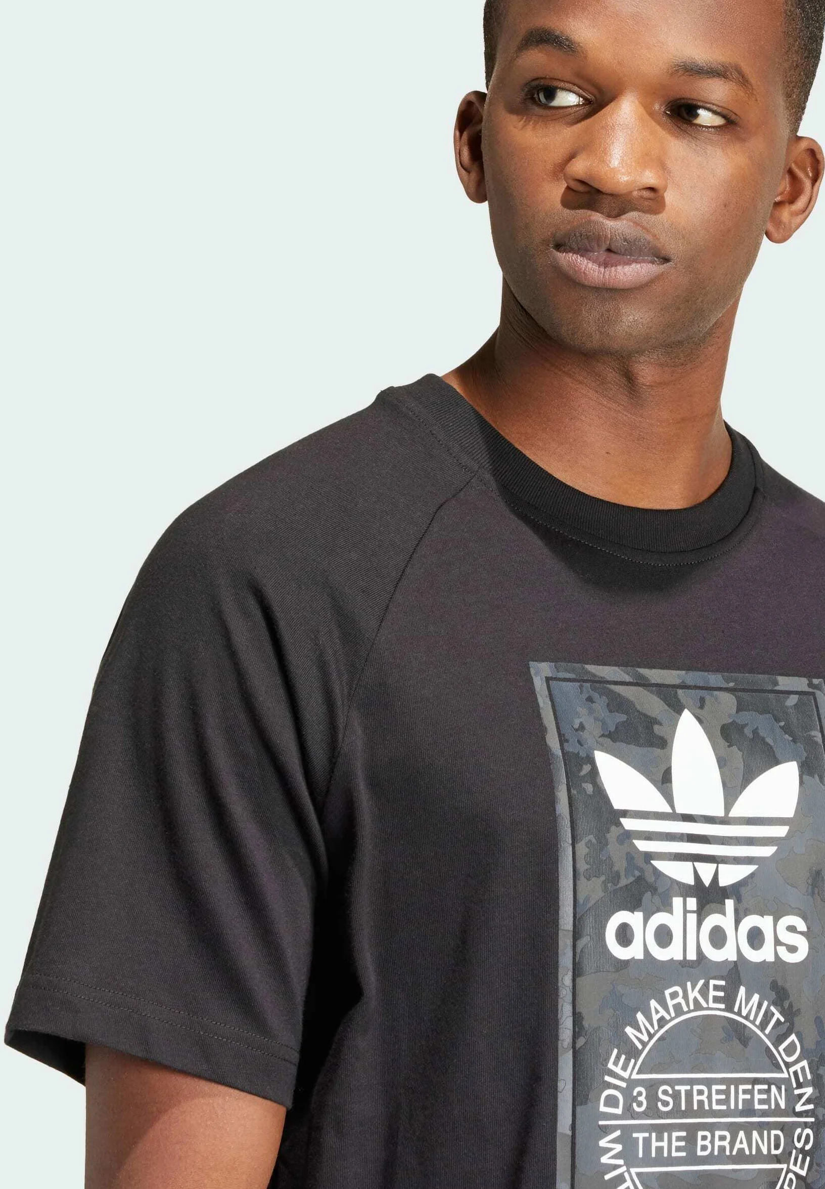 adidas Originals CAMOUFLAGE TONGUE - Camiseta con estampado