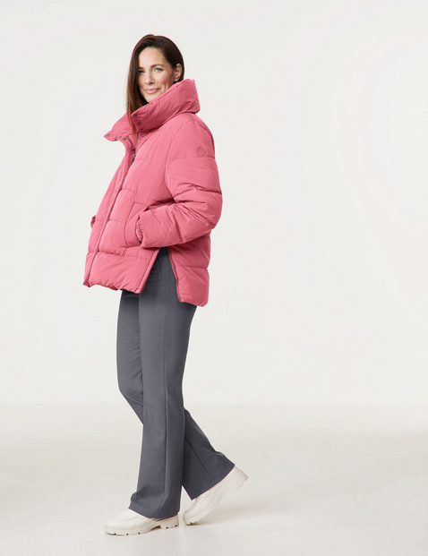 Gefütterte Outdoorjacke mit Seitenschlitzen