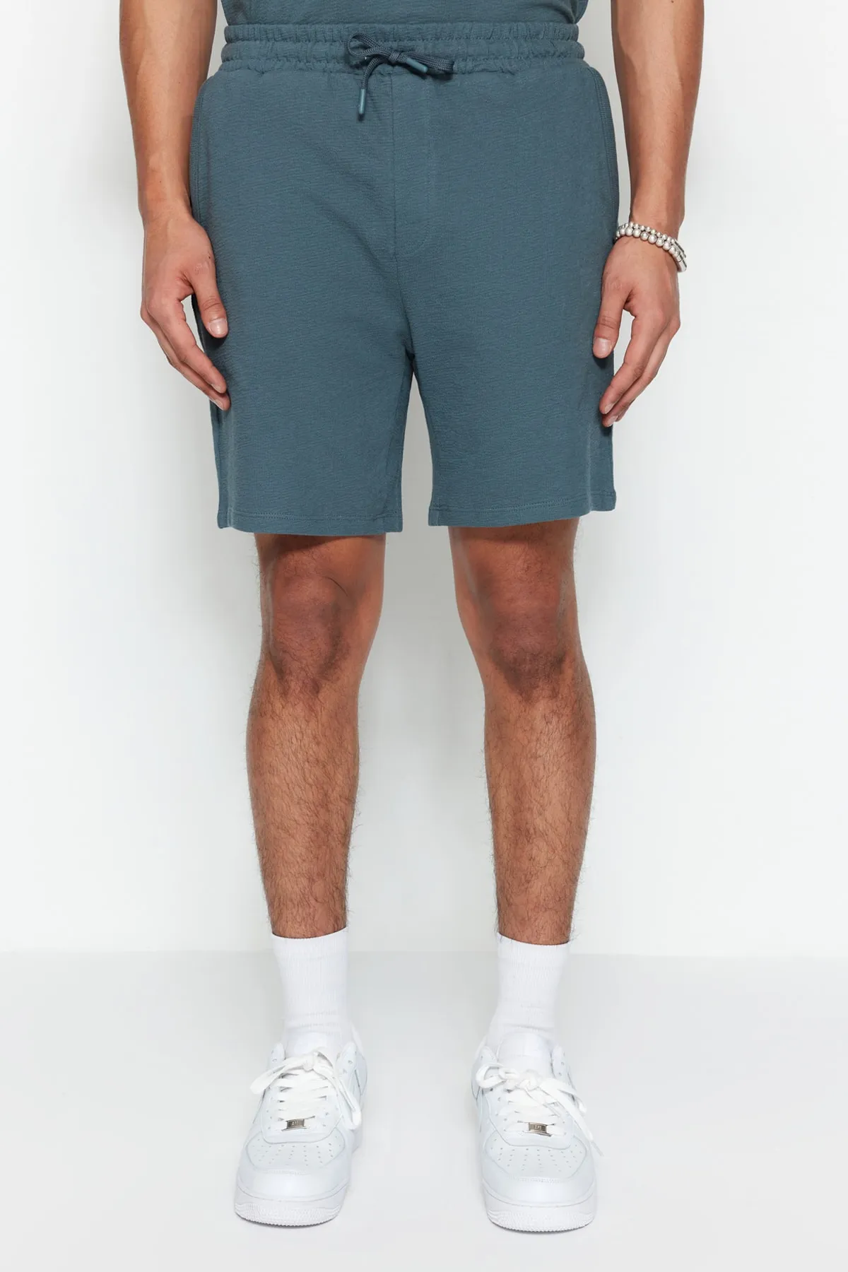 Trendyol Collection  Limited Edition – Strukturierte Shorts aus 100 % Baumwolle in Petrol TMNSS23SR00035