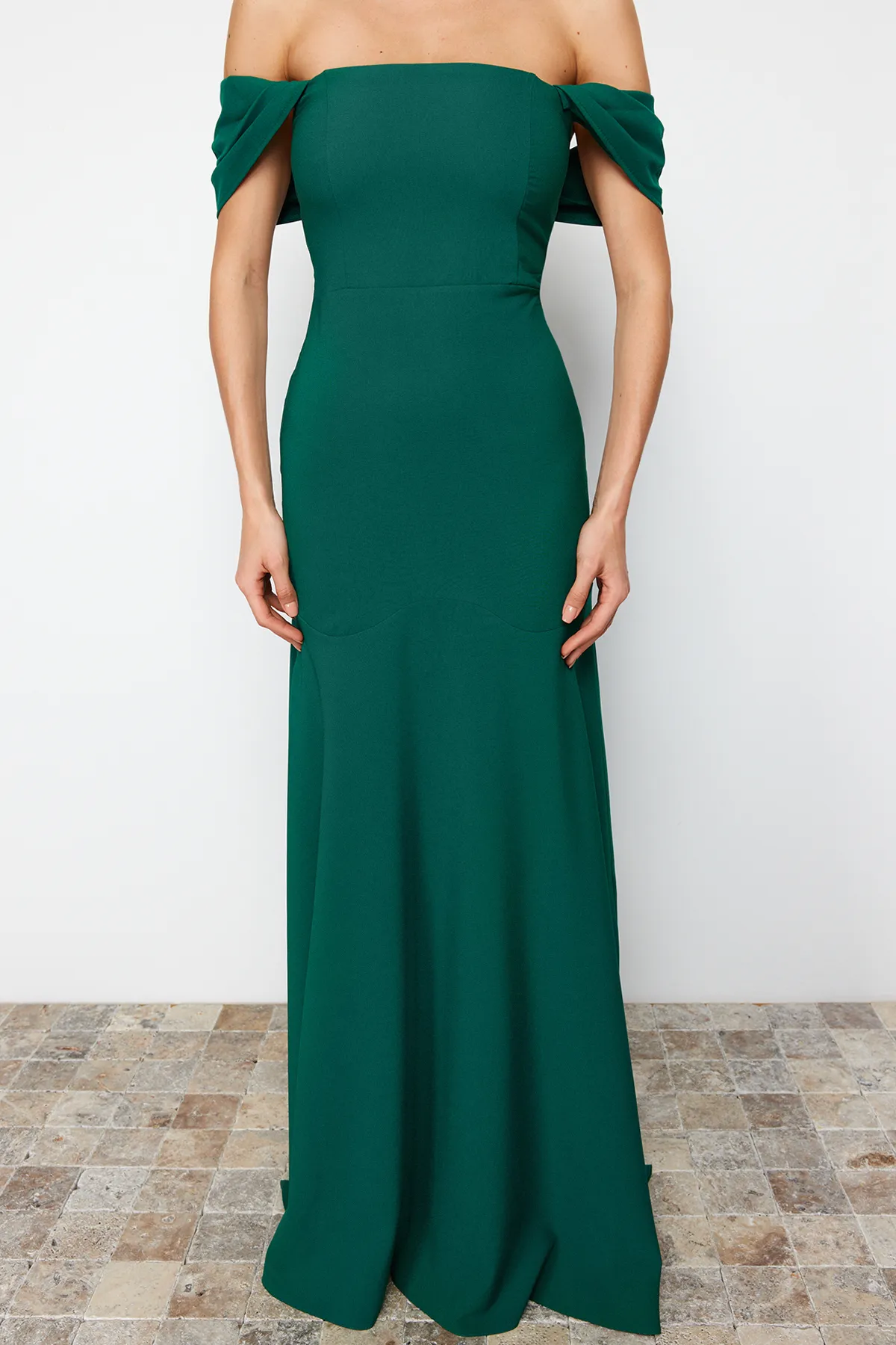 Trendyol Collection  Smaragdgrünes, gerade geschnittenes, gewebtes Abend- und Abschlusskleid TPRSS24AE00060