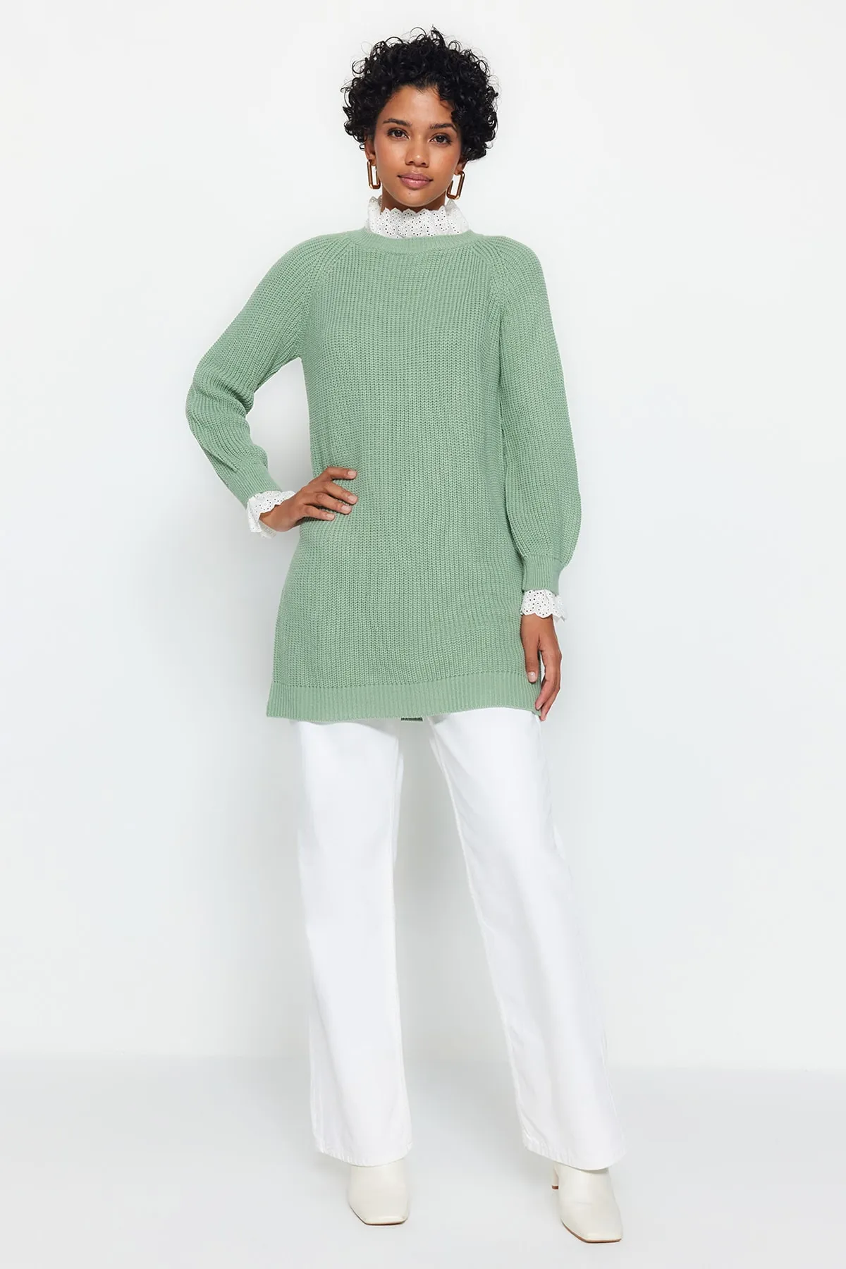 Trendyol Modest  Mintfarbener, detaillierter Selanik-Strickpullover aus Guipure-Spitze TCTAW24AK00126