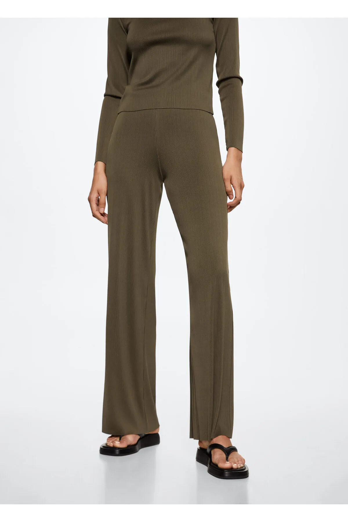 MANGO  Khakifarbene Damenhose 37043840