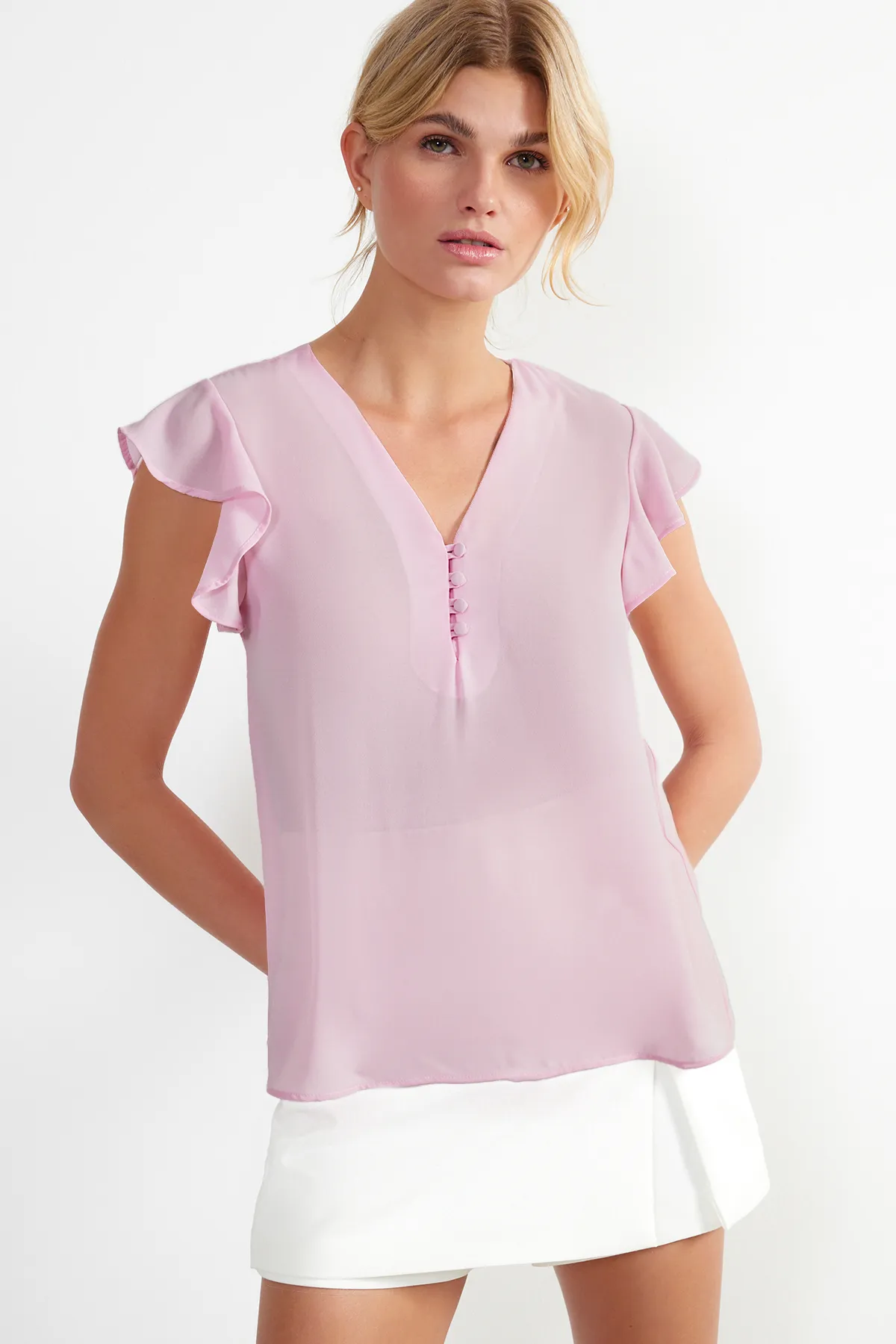 Trendyol Collection  Rosafarbene, fließende, halbtransparente Webbluse mit Knöpfen und Details TWOSS20BZ0894
