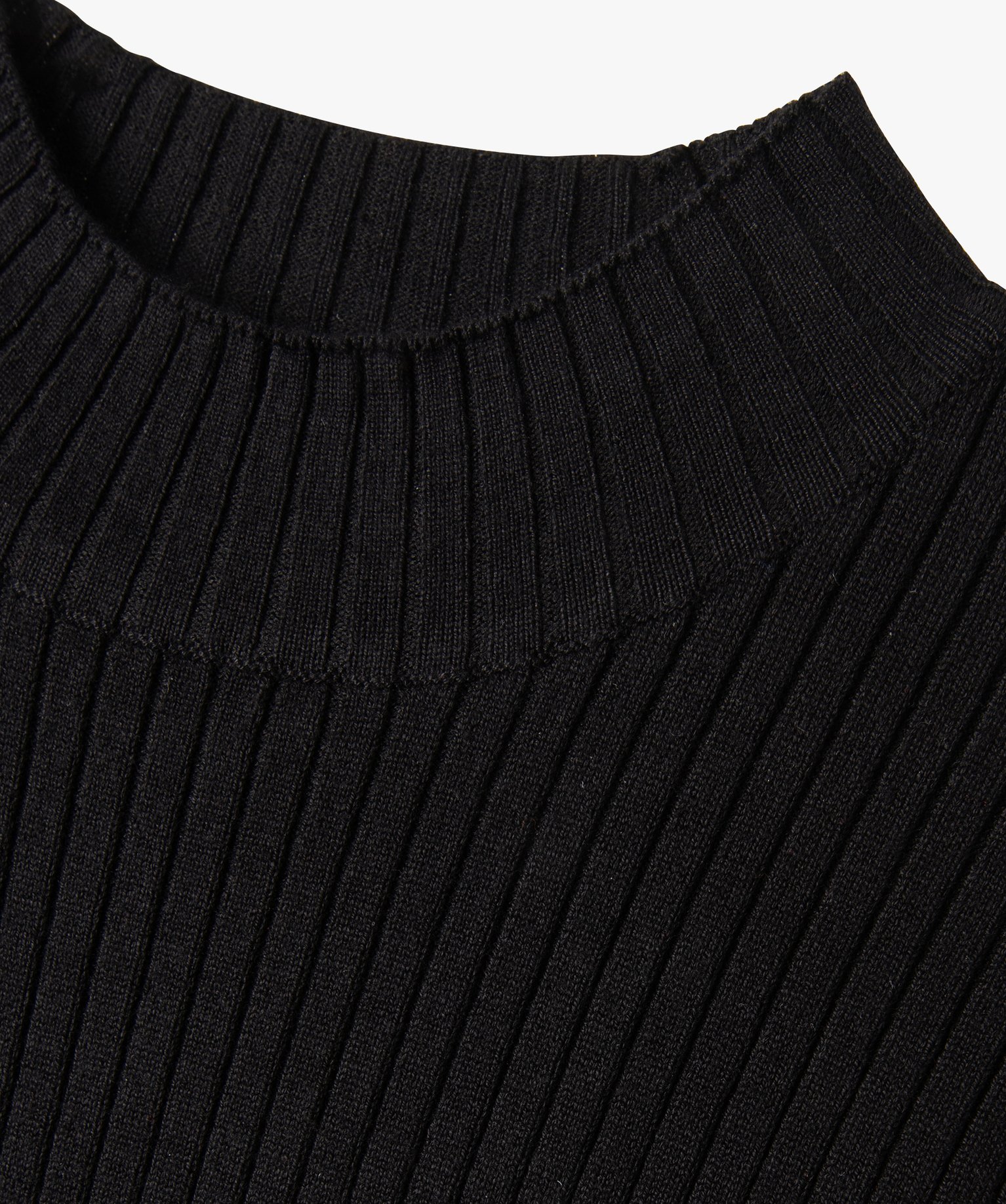 Pull fille court à col cheminée en maille ctelée noir | GEMO