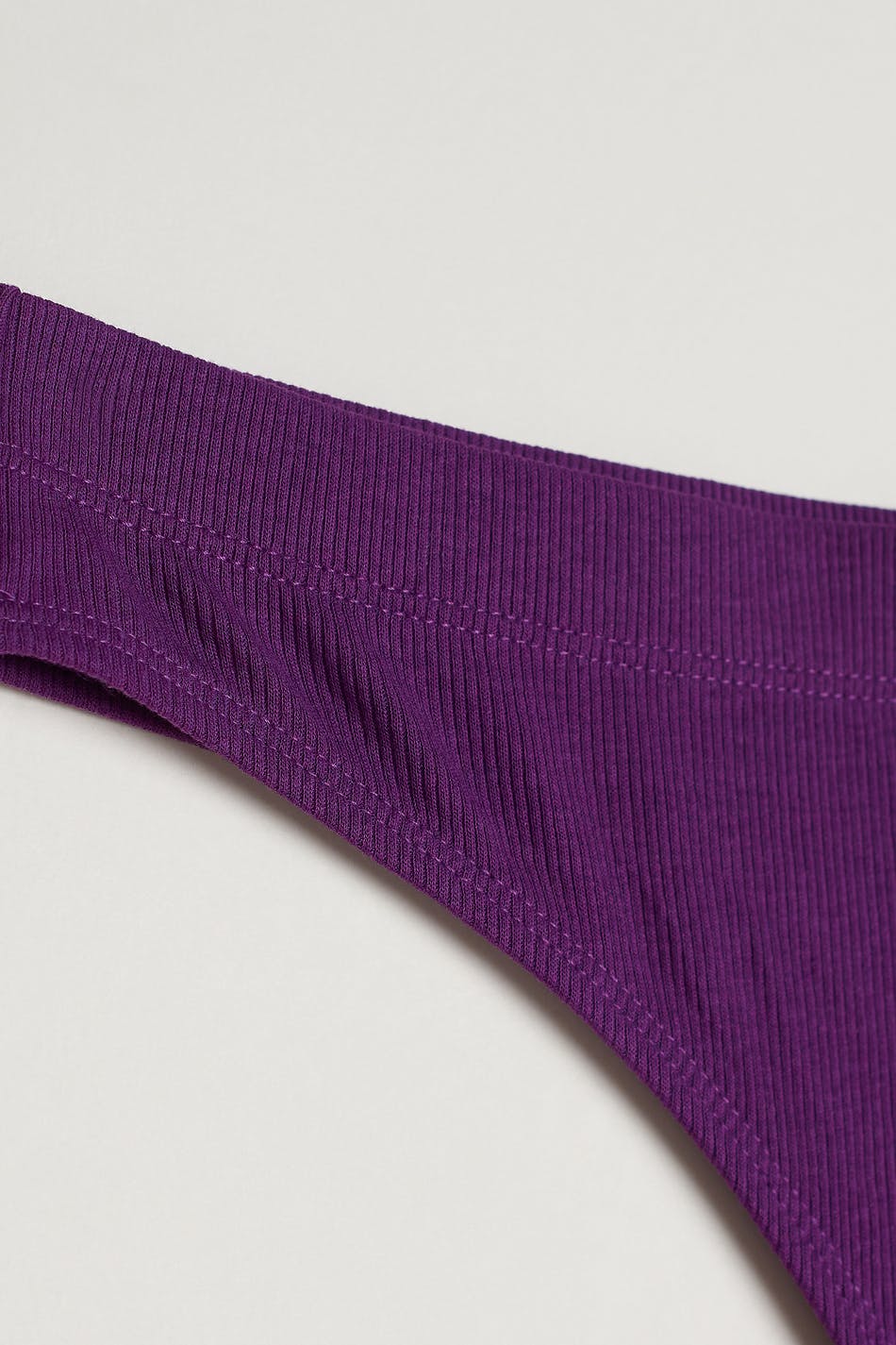 Linda cotton string