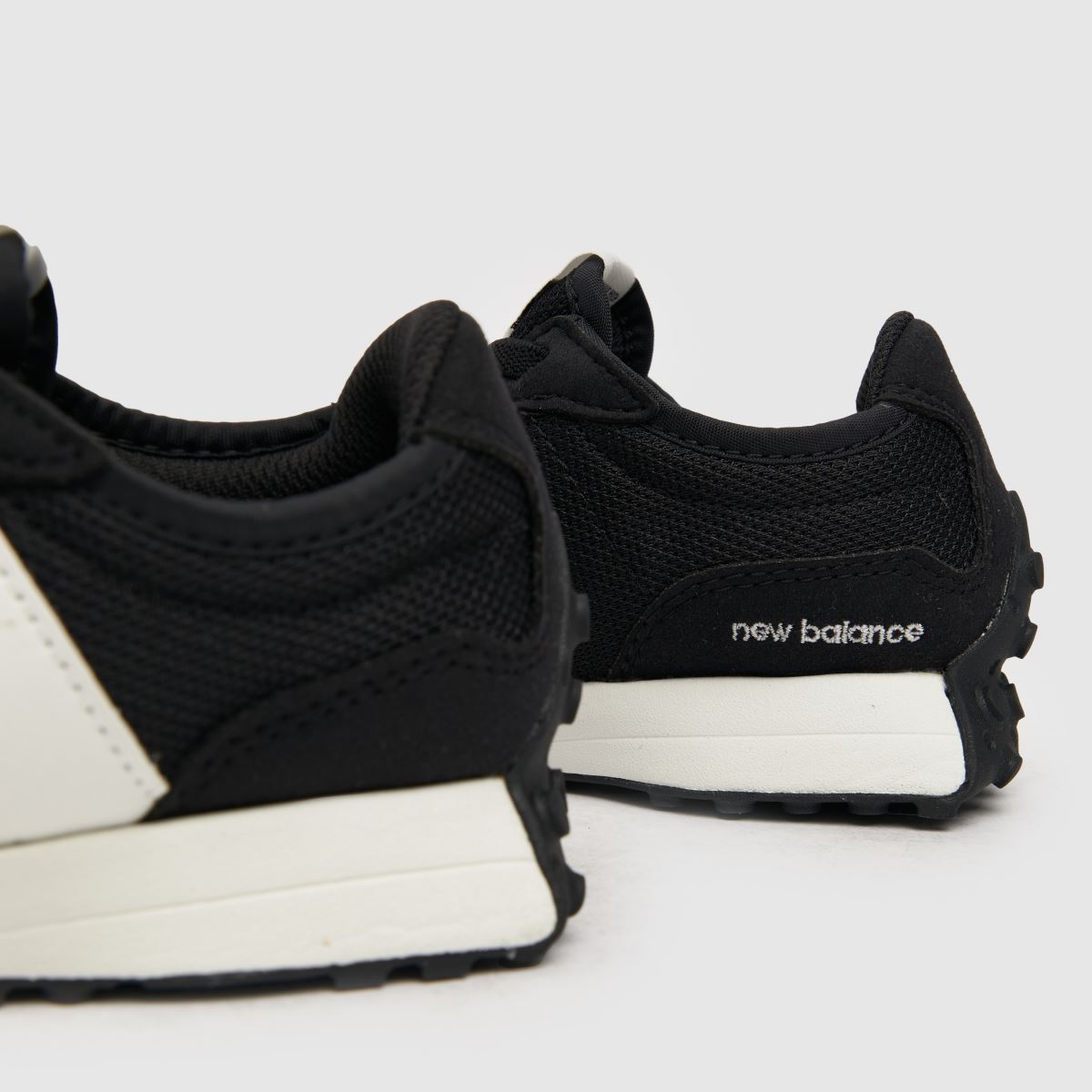 New Balance fekete-fehér 327 Junior cipők