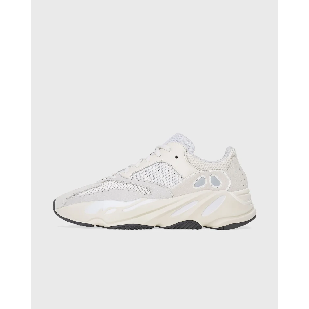 adidas YEEZY Boost 700 Analog EG7596 / weiss
