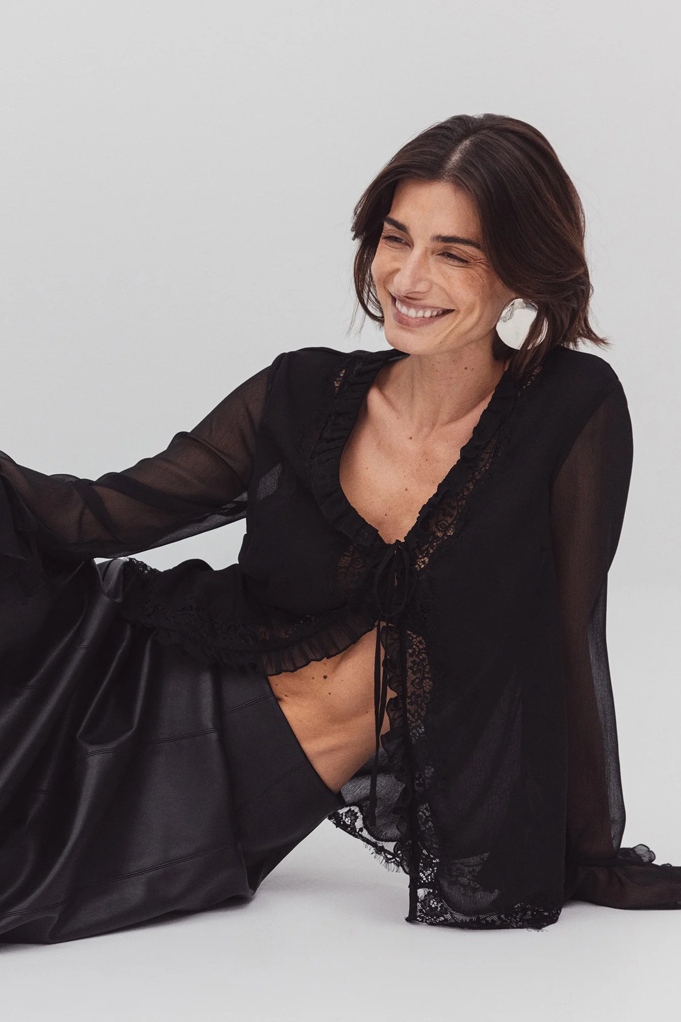 Chiffonbluse mit Spitzenverzierung