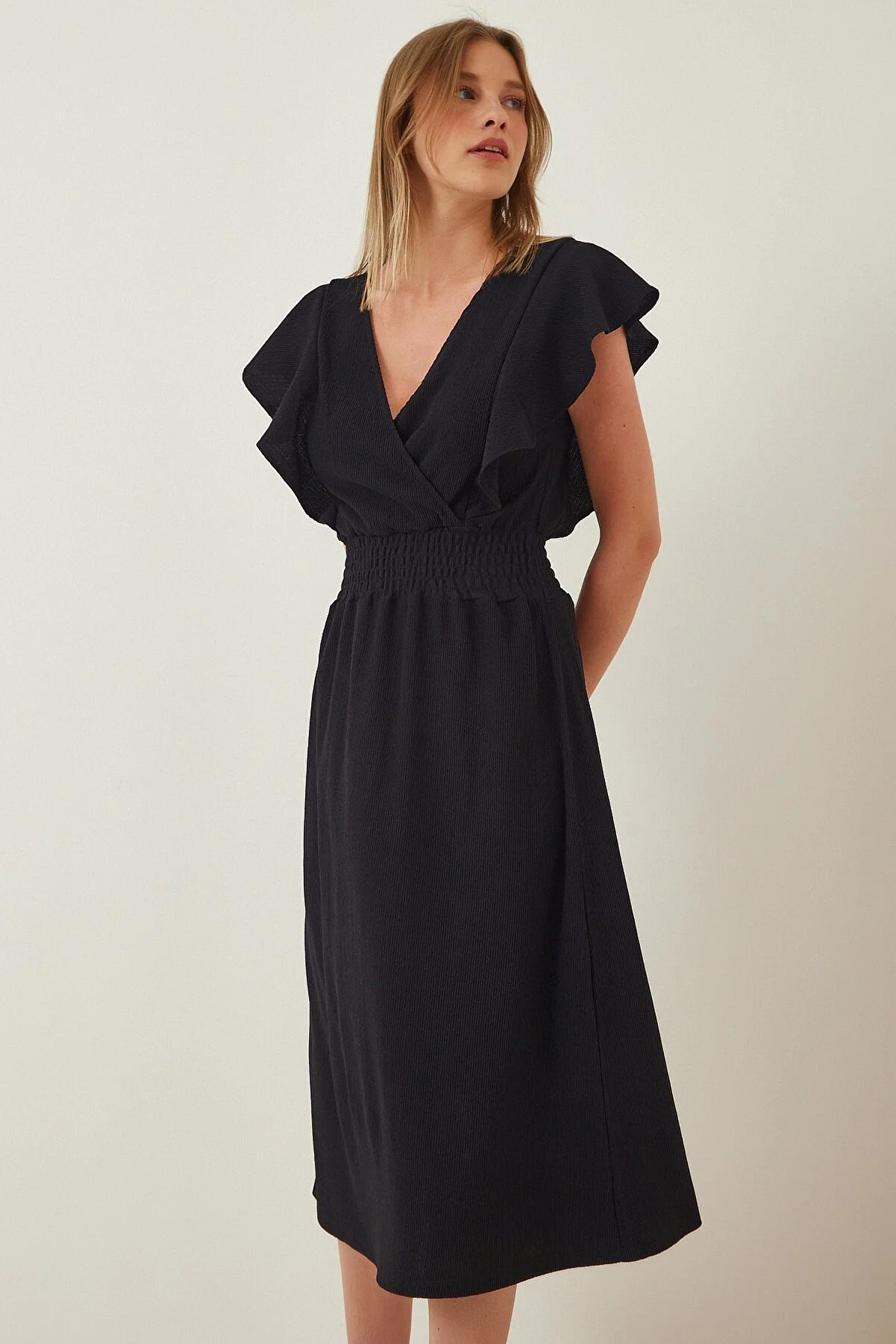 Happiness İstanbul  Schwarzes, strukturiertes Volant-Strickkleid für Damen CI00025