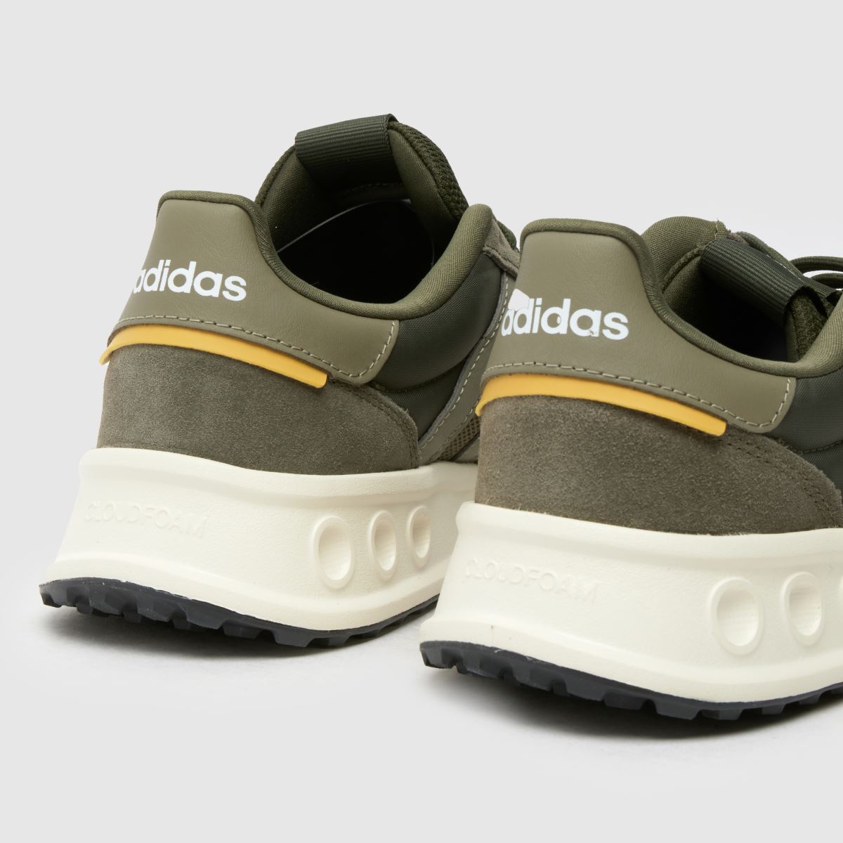 adidas Run 84 – Khakifärgade träningsskor