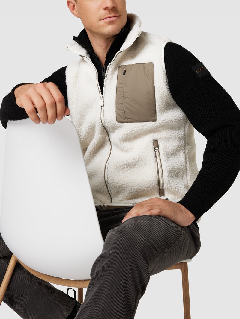 Weste mit Label-Patch Modell 'ISMAEL' in offwhite