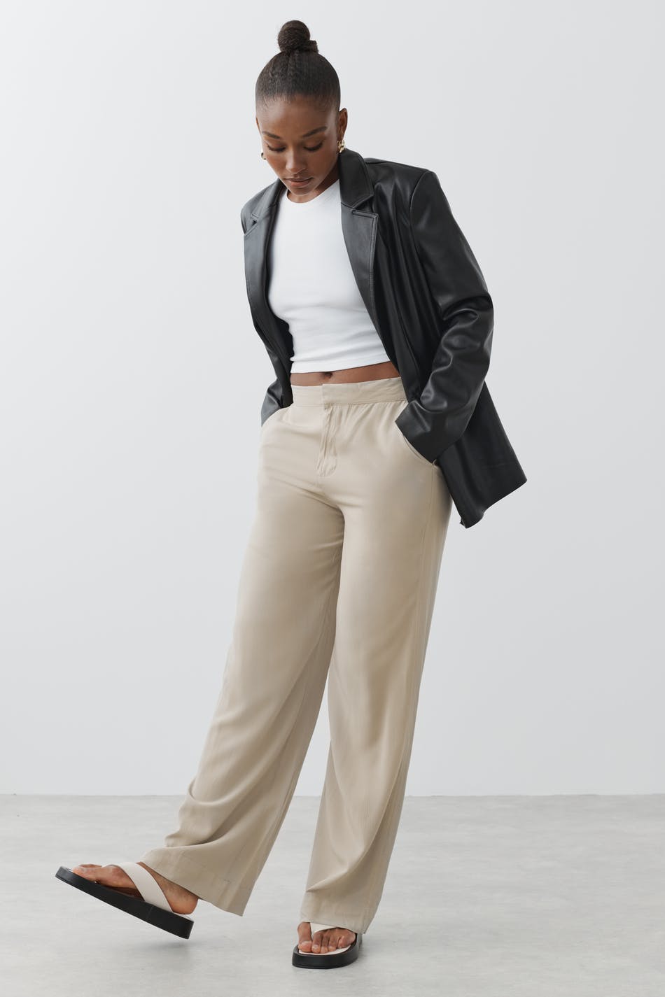 Relaxed viscose trousers