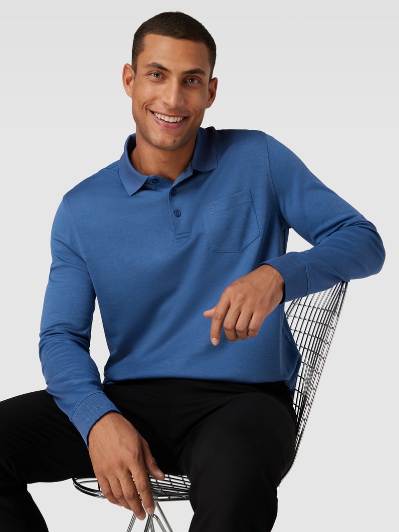 Poloshirt mit Brusttasche in metallic blau