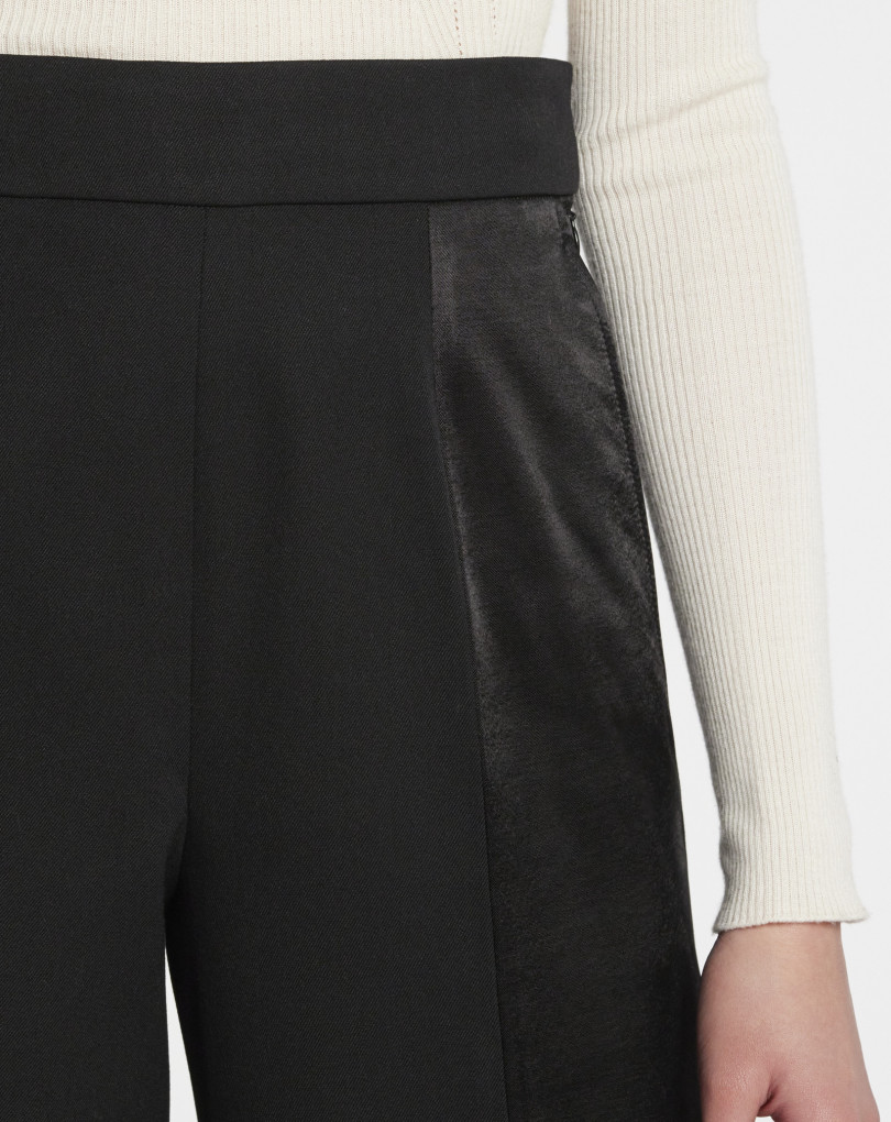 PANTALON A JAMBES LARGES