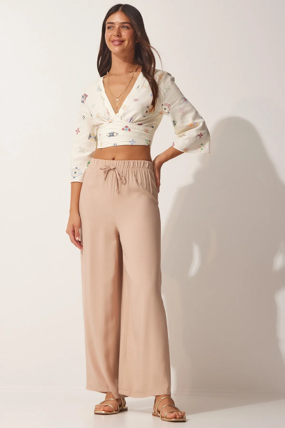 Happiness İstanbul  Beigefarbene Palazzo-Hose aus Baumwollviskose für Damen BV00076