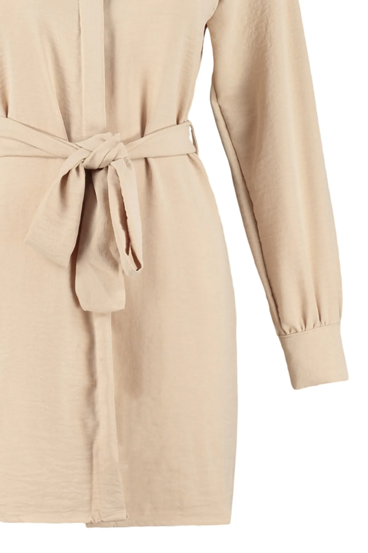 Trendyol Modest  Gewebtes Hemd mit Gürtel und versteckter Knopfleiste in Stein TCTSS21TN0049