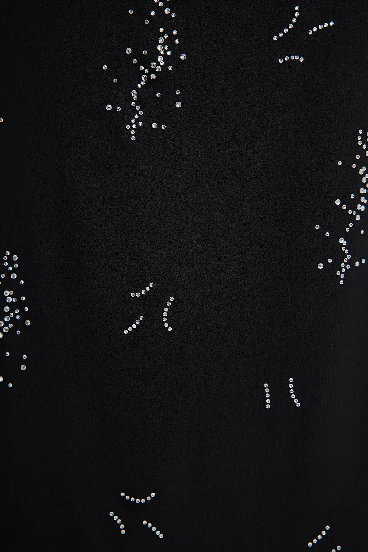 Touché Privé  CHIFFONKLEID MIT STEINSTICKEREI