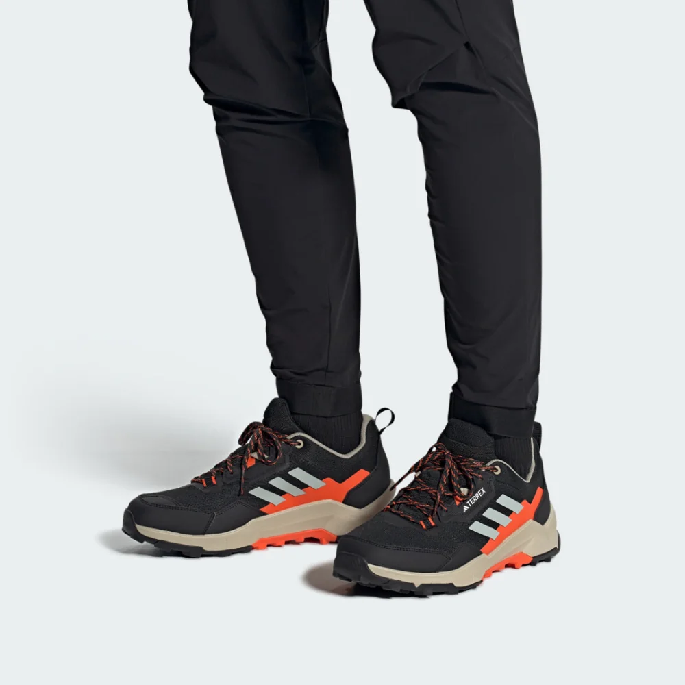 adidas AX4 IF4867 / schwarz